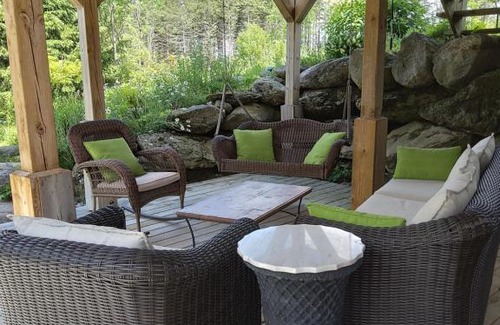 Saint-Adrien Bed & Breakfast | GÎTE SUR L'ARC EN CIEL
