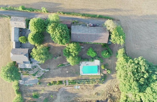 Crespin House | Gîte Tranquille Avec Piscine Partagée