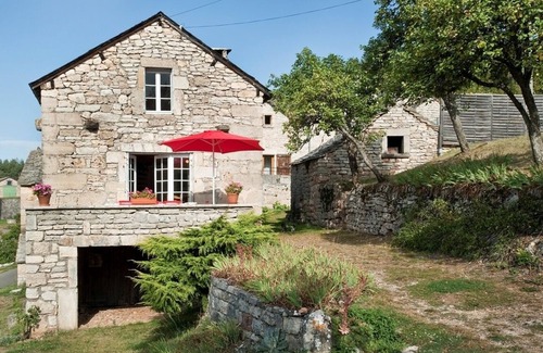 La Canourgue House | Gîtes de France 3 épis 8 people in Conques LES GENEVRIERS