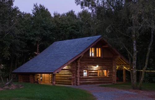 Faux-la-Montagne Ski Chalet | Gîtes en rondins de Vassivière - Les Fustes de Plazanet