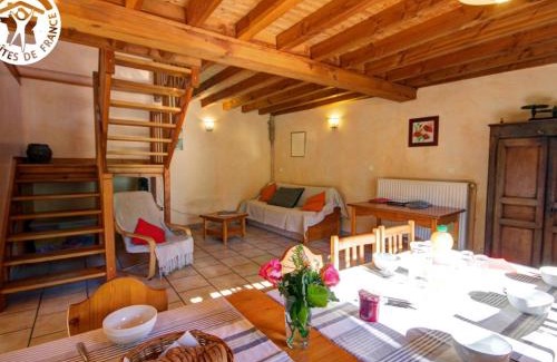 Saint-Didier-sur-Rochefort House | Gîtes de charme en pierre, animaux acceptés, jusqu'à 12 pers - FR-1-496-360