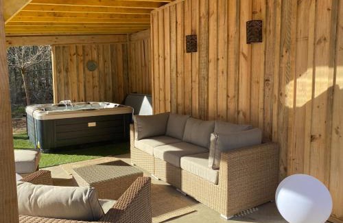 Pouydesseaux House | Gîtes & Spa de charme " Ploum"