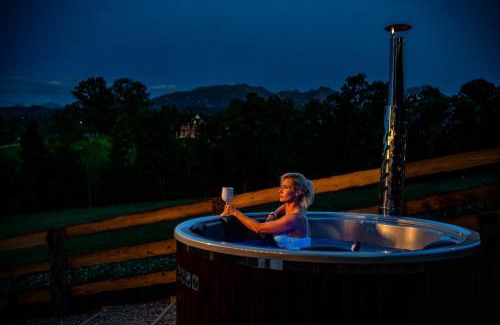 Zakopane Ski Chalet | Góralska Chatka 2 Highland Cottage - Split AC, Jacuzzi, Sauna, Private parking, Mountains View, Garden, Zakopane