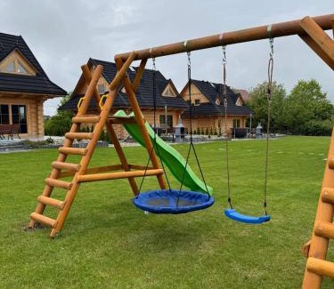 Istebna House | Górskie Przysiółki w Koniakowie - Dom z bala KORONKA