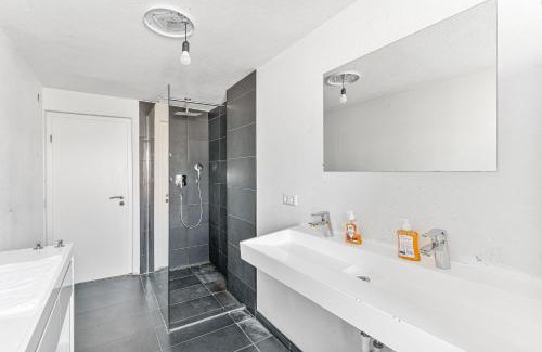Nuertingen House | GÜNSTIGES Haus für Monteure in Nürtingen Parkplatz, WiFi, Smart TV, Waschmaschine