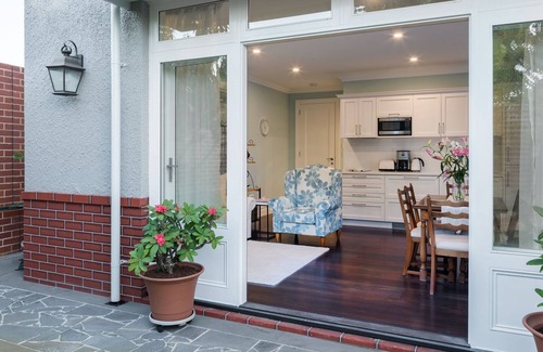 Mount Lawley House | Gables on the Park - Grand Home Stay