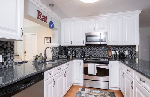 Gainesville House | Gainesville Style - King and Queen 2B/2B walk to UF