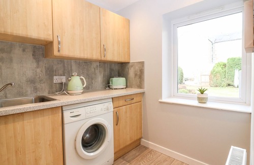 Ballater Cottage | GAIRNLEA COTTAGE, family friendly, with open fire in Ballater
