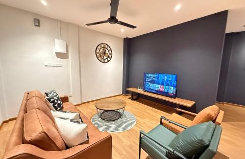 Kampung Alor Akar House | Galaria3 18PX 4BR NearTc, DinosaurLand, PS4, Netfx