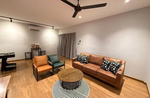 Kampung Alor Akar House | Galaria3 18PX 4BR NearTc, DinosaurLand, PS4, Netfx