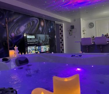 Champigneulles Apartment | GALAXY SPA - Suite Mercure Jacuzzi Privatif