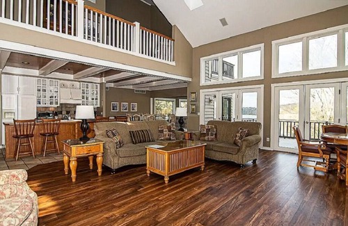 The Galena Territory House | Galena's Premier Lakeview 6 BR/5.5 BA Executive Home; Can rent as 4, 5 or 6 BR