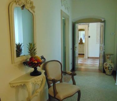 Sarnico House | GALLERIA IMPERIALE Relais de Charme