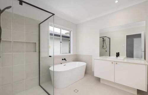 Ormiston Apartment | Gallery 5B Family NEW Villa