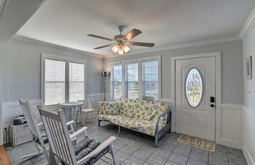 Galveston House | Galveston Cottage with Deck Walk to Beach!