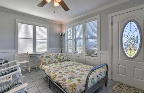 Galveston House | Galveston Cottage with Deck Walk to Beach!