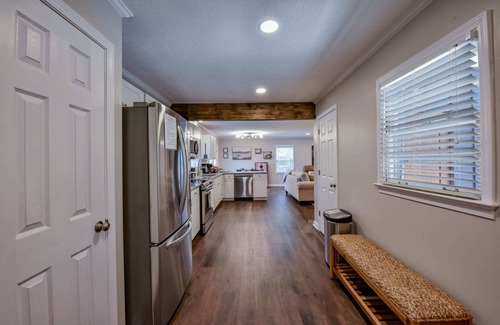 Northport House | Game Day Cottage- 3.2 miles to UA- Fenced in yard