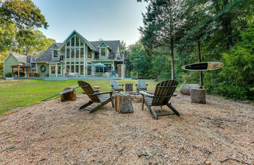 Gober House | Game Room and Lake Bonham On-Site Family Getaway!