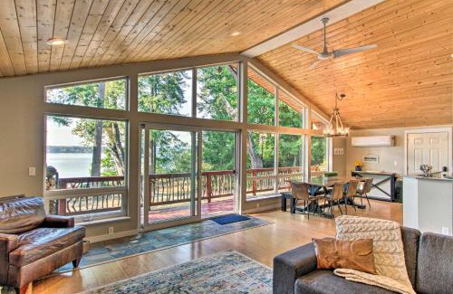 Anderson Island House | Game Room and Private Beach Anderson Island Gem