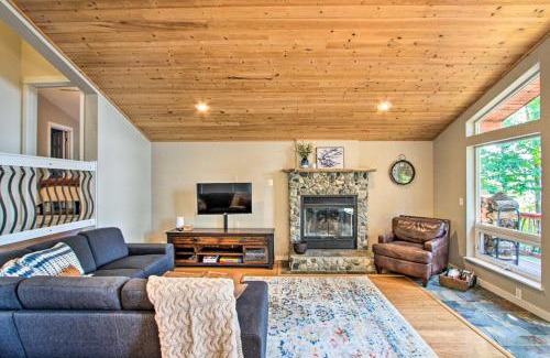 Anderson Island House | Game Room and Private Beach Anderson Island Gem