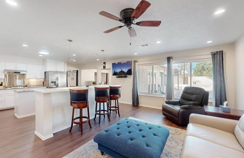 Northeast Heights House | Game Room &Movie Room | 4bd 2Ba