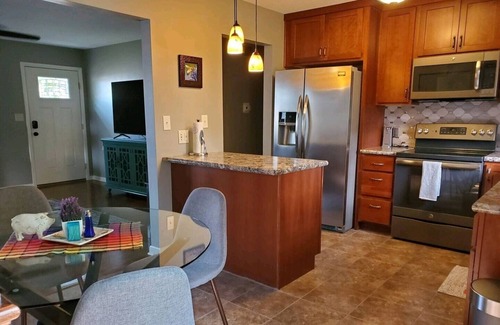 Salina House | Game Room -Trendy Getaway/3BR Mid Century Modern