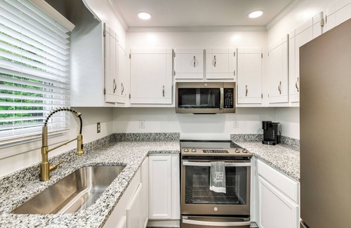 Bermuda House | Game Room + Yard: Updated House in Chester!