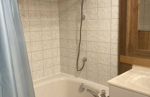 Ganges Apartment | Ganges Beach Suite with Ocean view and Gardens
