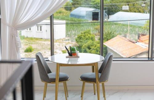 Jumunjin-eup Villa | Gangneung 115 Dokchae Pool Villa