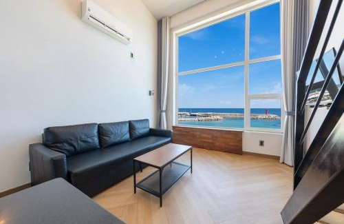Jumunjin-eup House | Gangneung Gugu Spa Pension