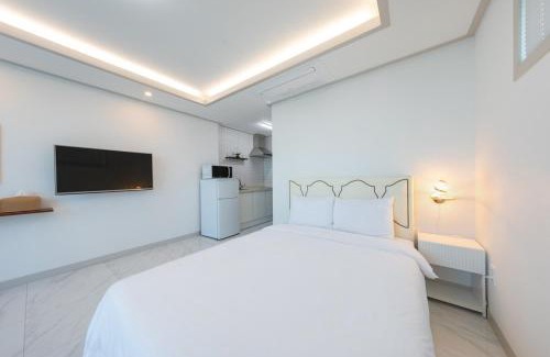 Jumunjin-eup House | Gangneung Way Blue Spa Pension