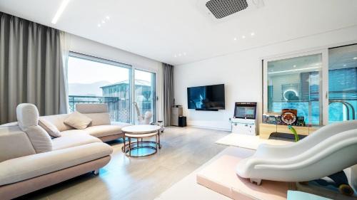 Sang House | Gapyeong Pinetree Kids Pool Villa