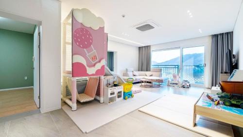 Sang House | Gapyeong Pinetree Kids Pool Villa