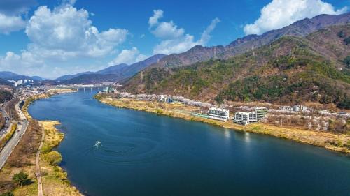 Oeseo Villa | Gapyeong River Wave Pool Villa