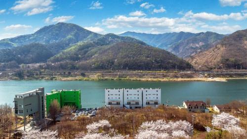 Oeseo Villa | Gapyeong River Wave Pool Villa