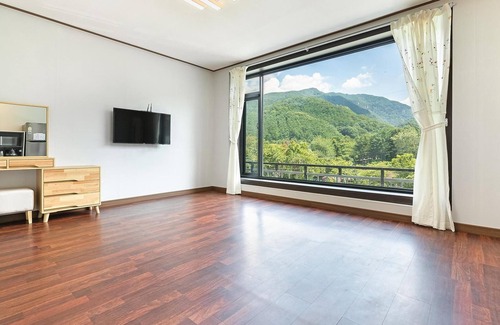 Seorak House | Gapyeong San Are Pension