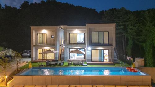Sang House | Gapyeong staysumok pool villa pension