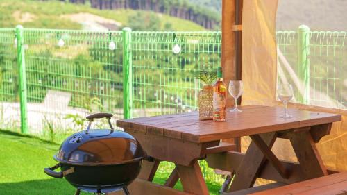 Sang House | Gapyeong staysumok pool villa pension