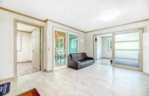 Sang House | Gapyeong Swimteo Pet Pension