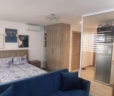 Cite Al Mohammadi Apartment | Garçonnière avec Jacuzzi, Parking privé et Piscine