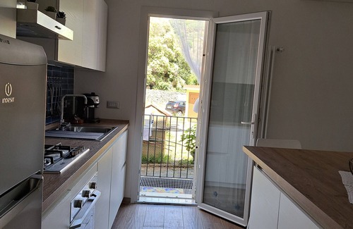 Albisola Superiore Apartment | Garden and private parking space