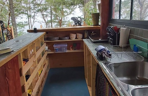 Sunshine Coast House | Garden Bay Cliff Dwellings - Glamping ExperiencenBC Reg#H317690795