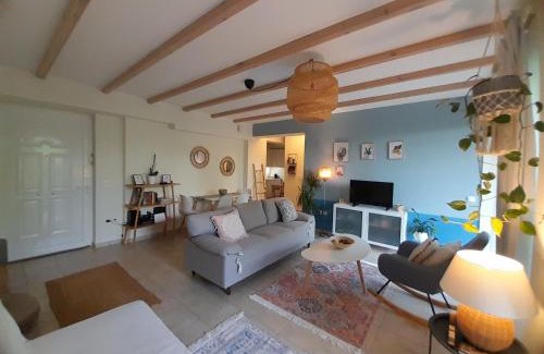 Anatolikos Sinikismos Apartment | Garden by the Sea