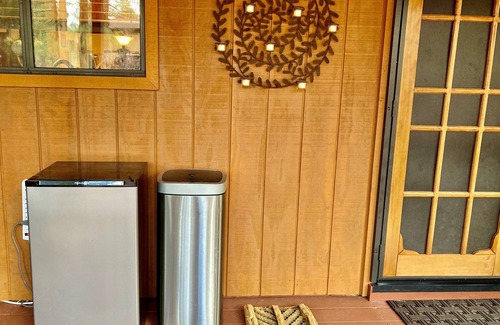 Pinetop Cabin | GARDEN CABIN W/FENCED YARD, With A/C