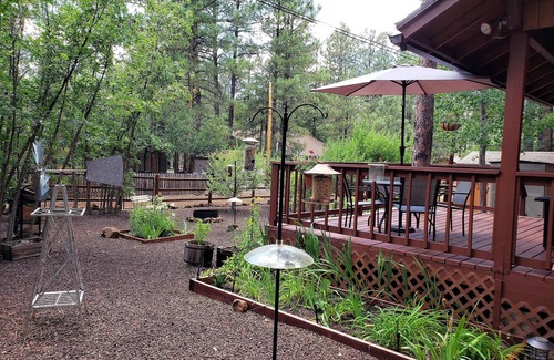 Pinetop Cabin | GARDEN CABIN W/FENCED YARD, With A/C