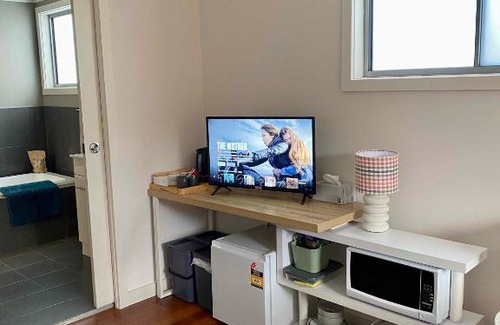 Oak Flats Apartment | GARDEN CUBBY - The Lakeside Haven
