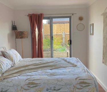 Oak Flats Apartment | GARDEN CUBBY - The Lakeside Haven