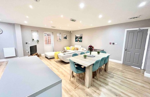 Borehamwood House | Garden En-suite Room Borehamwood