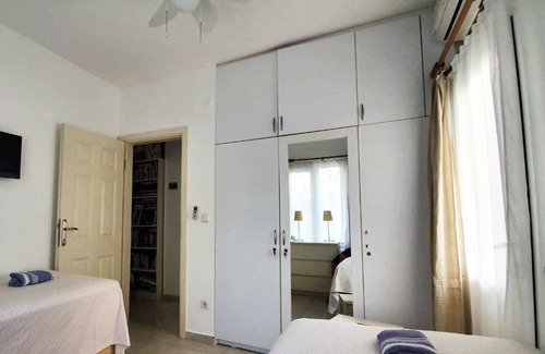 Yalikavak Apartment | Garden Flat inYalikavak centre, 200m to the sea, Palmarina. Pool shared with 6