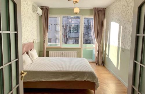 Sector 2 Apartment | Garden Glimpse
